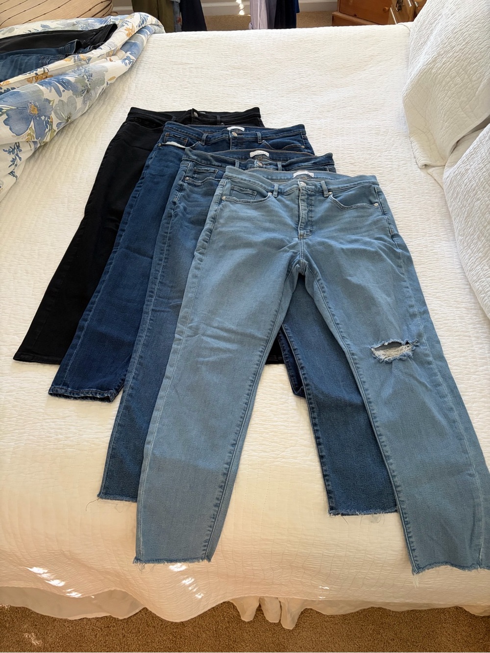 LOFT Women’s Skinny Regular Jeans in Blue and Dark Washes